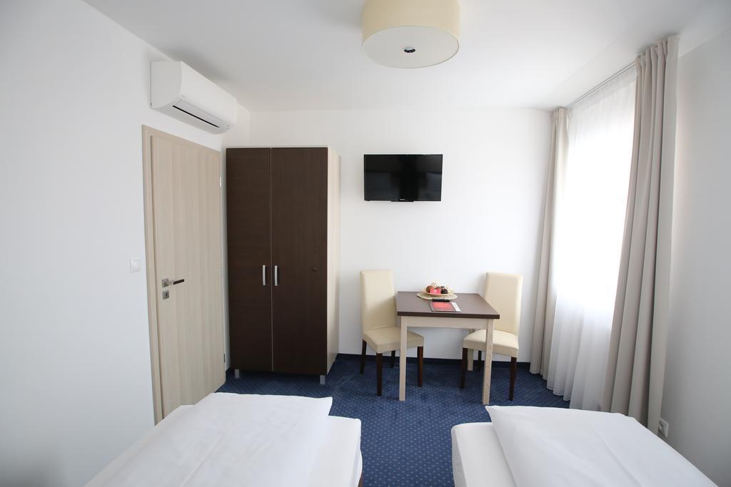 Wellness penzion U GIGANTU Pilsen Exterior foto